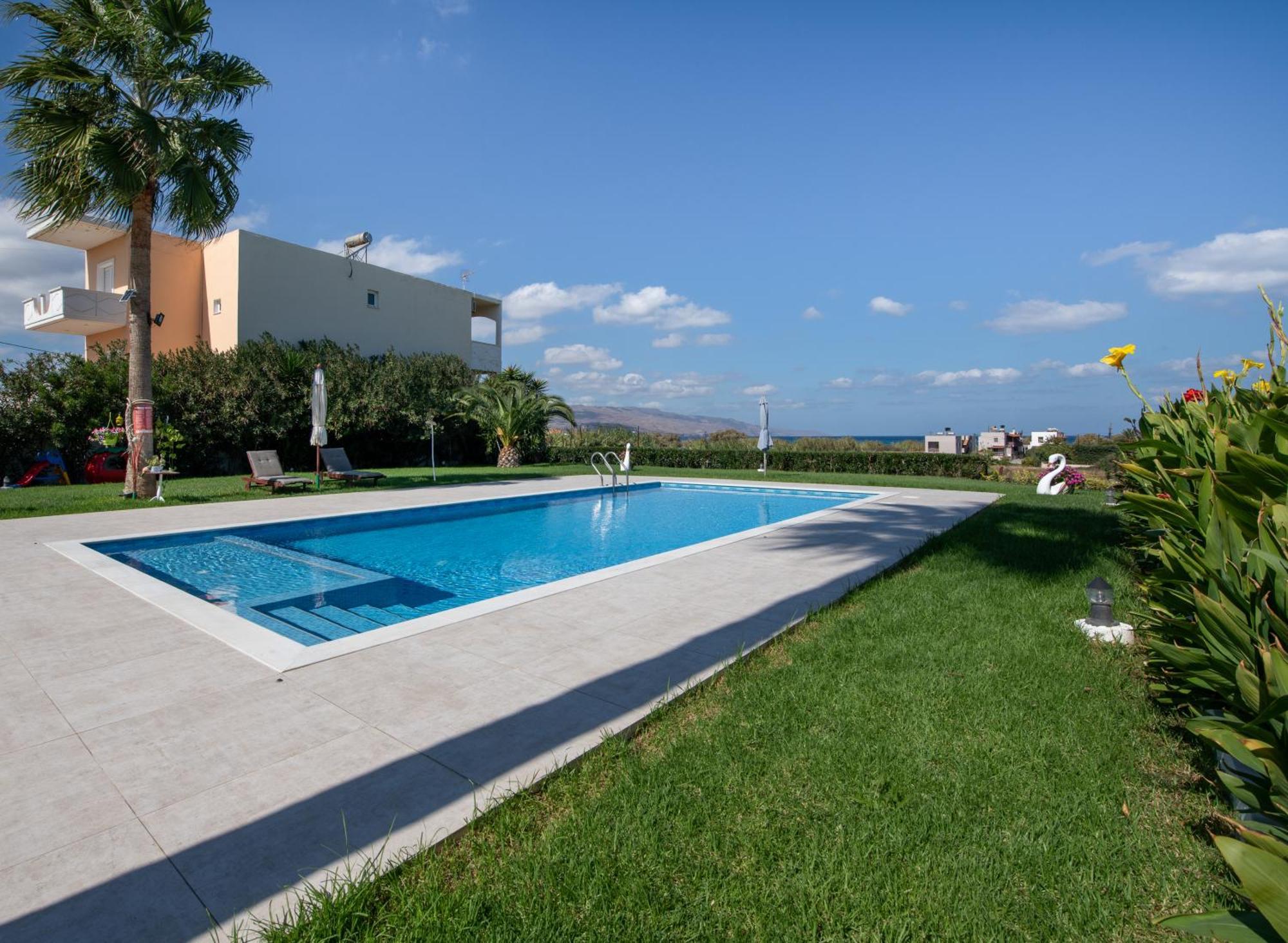 Socrates Holidays Apt. 2 With Pool Near The Beach Platanés المظهر الخارجي الصورة