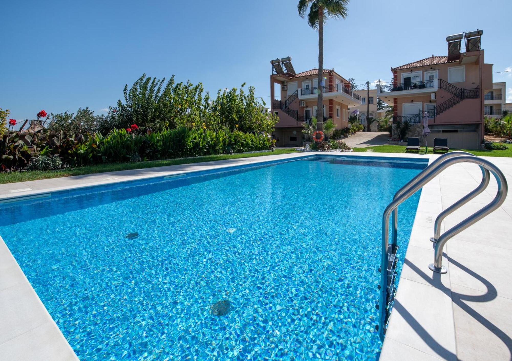 Socrates Holidays Apt. 2 With Pool Near The Beach Platanés المظهر الخارجي الصورة