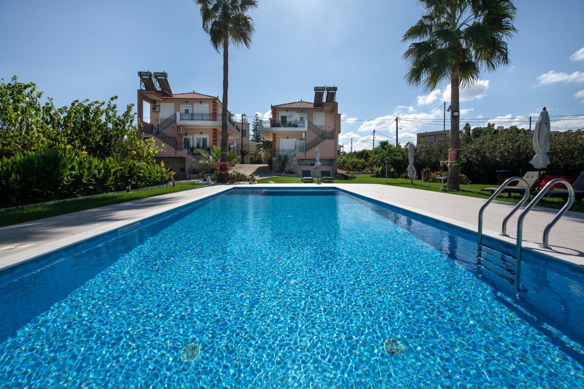 Socrates Holidays Apt. 2 With Pool Near The Beach Platanés المظهر الخارجي الصورة