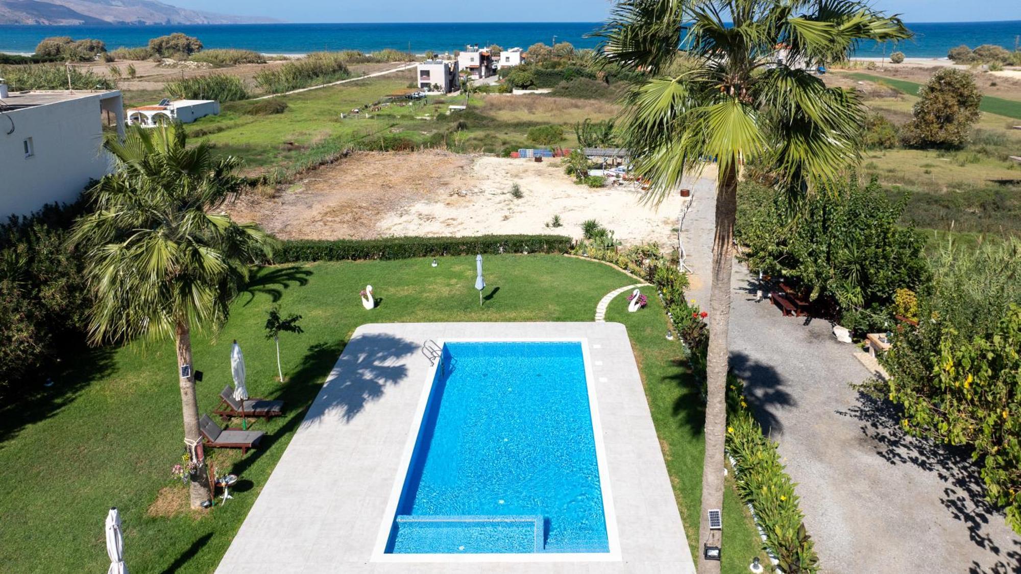 Socrates Holidays Apt. 2 With Pool Near The Beach Platanés المظهر الخارجي الصورة