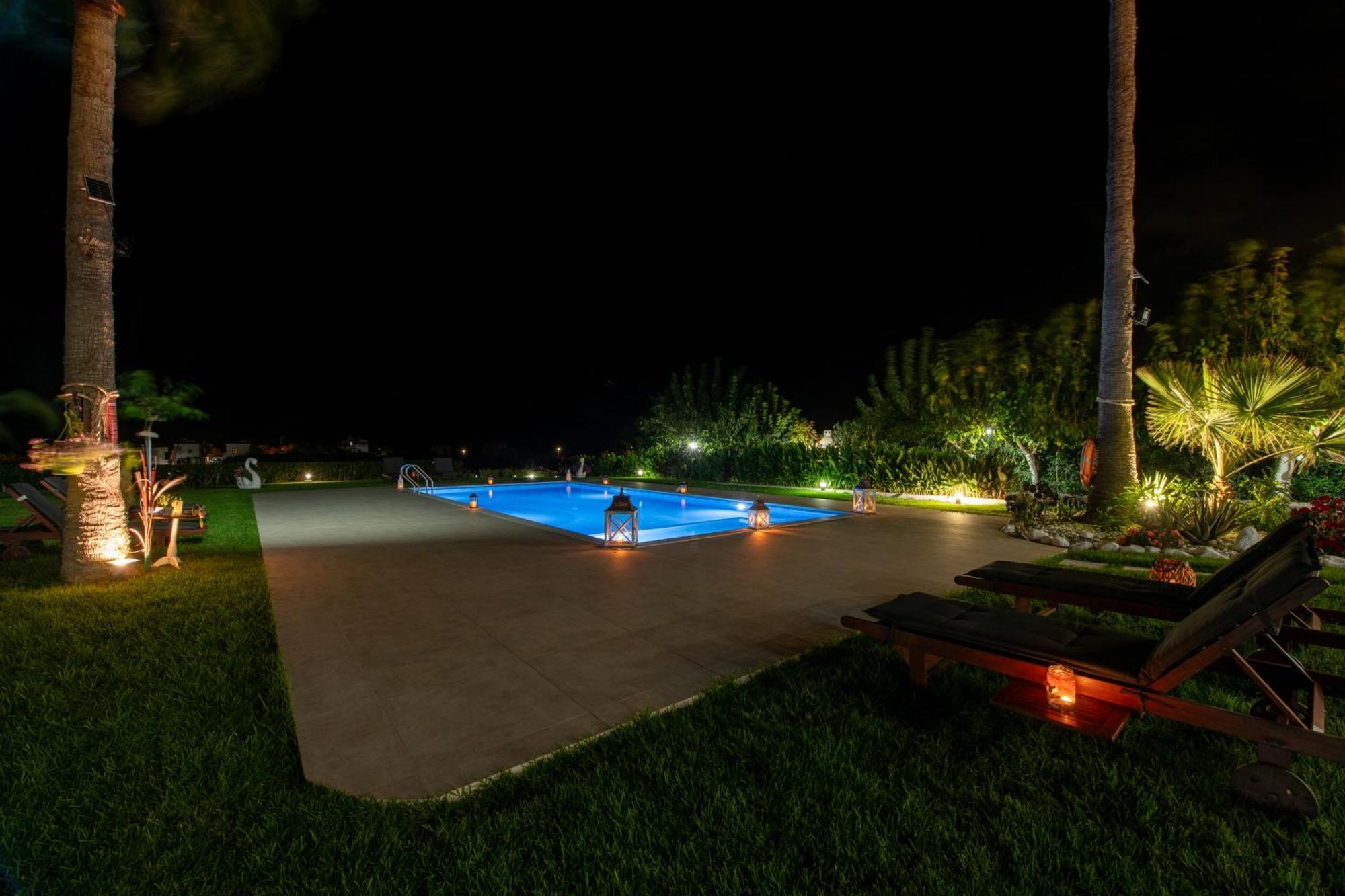Socrates Holidays Apt. 2 With Pool Near The Beach Platanés المظهر الخارجي الصورة