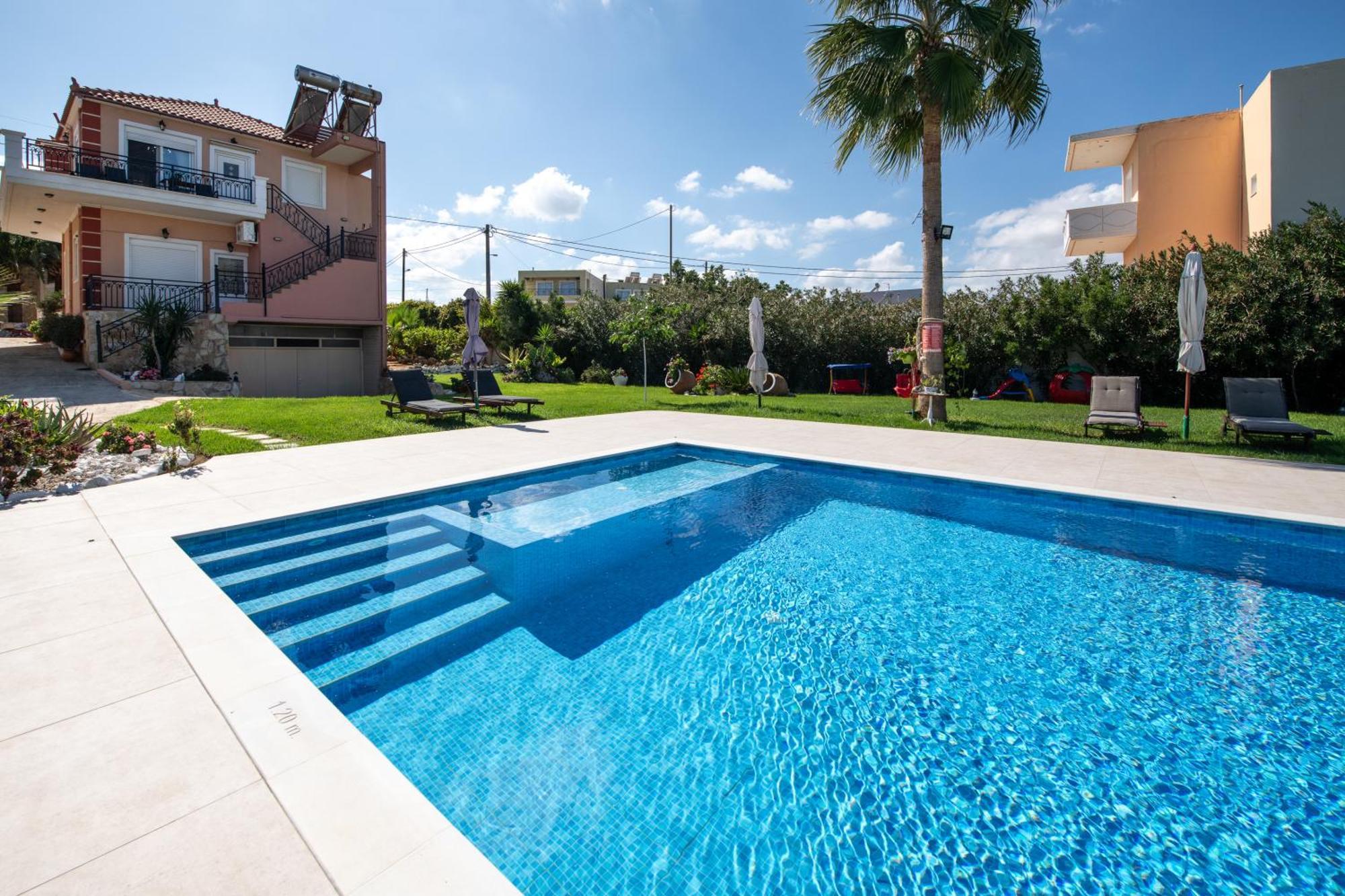 Socrates Holidays Apt. 2 With Pool Near The Beach Platanés المظهر الخارجي الصورة