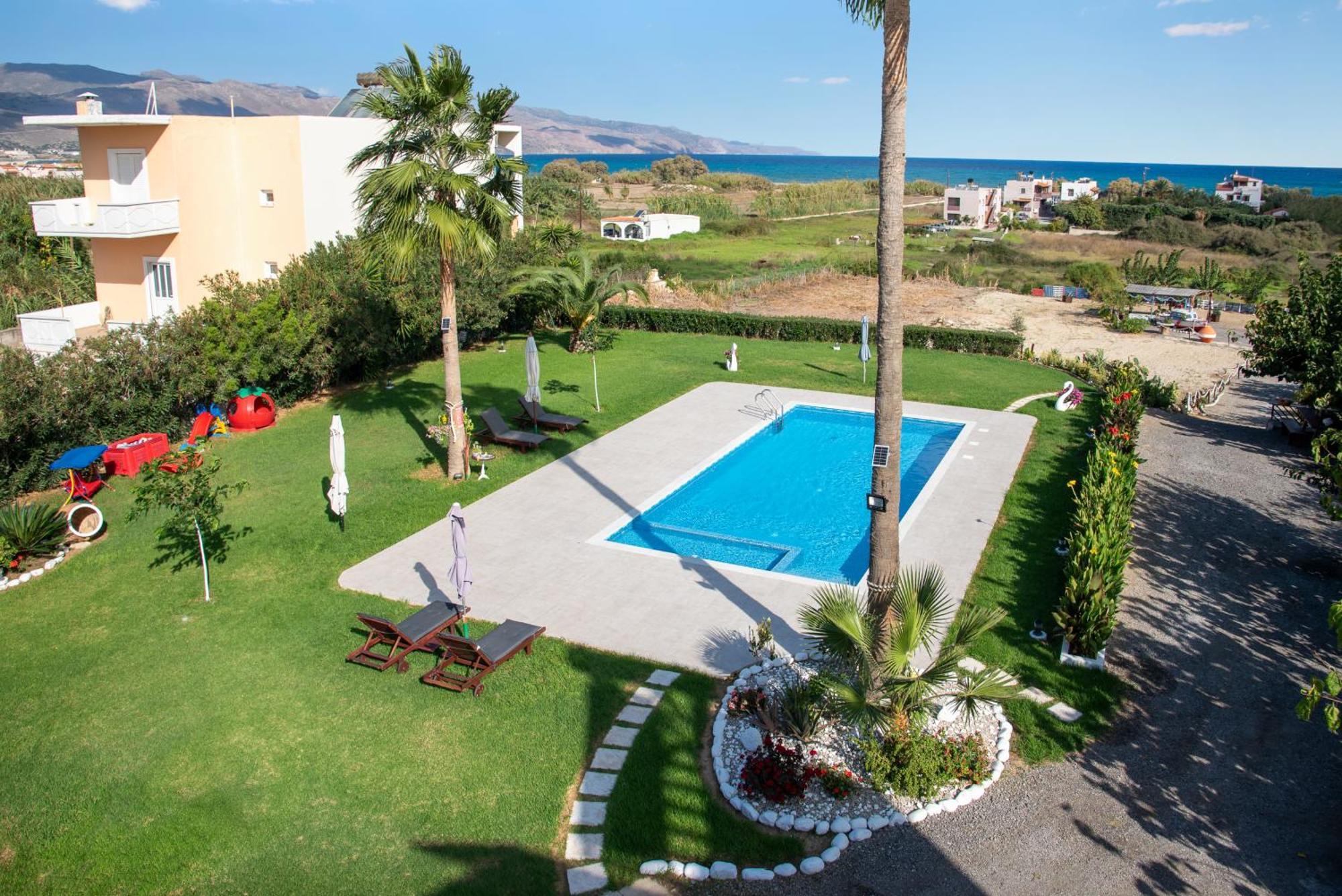Socrates Holidays Apt. 2 With Pool Near The Beach Platanés المظهر الخارجي الصورة