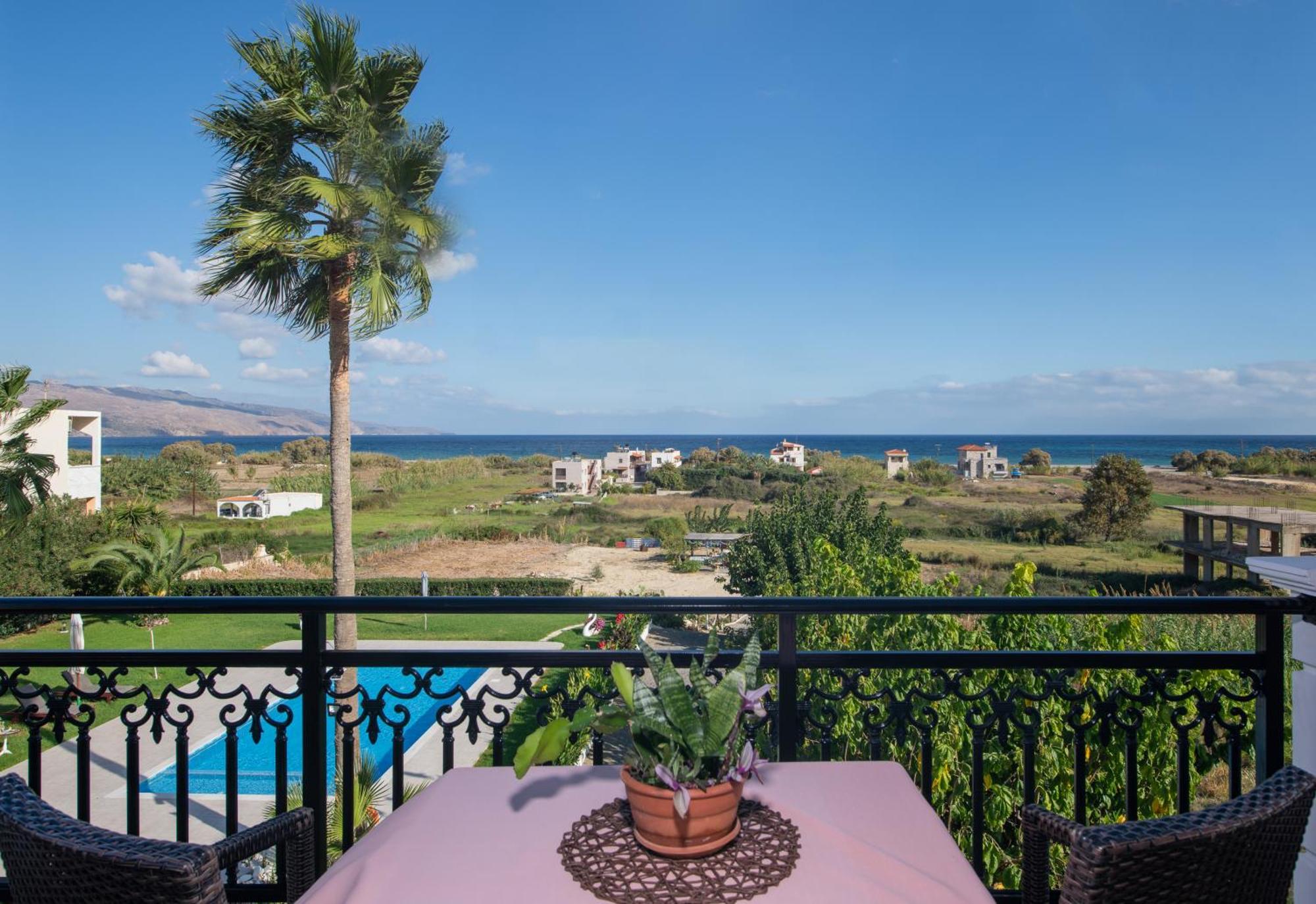 Socrates Holidays Apt. 2 With Pool Near The Beach Platanés المظهر الخارجي الصورة