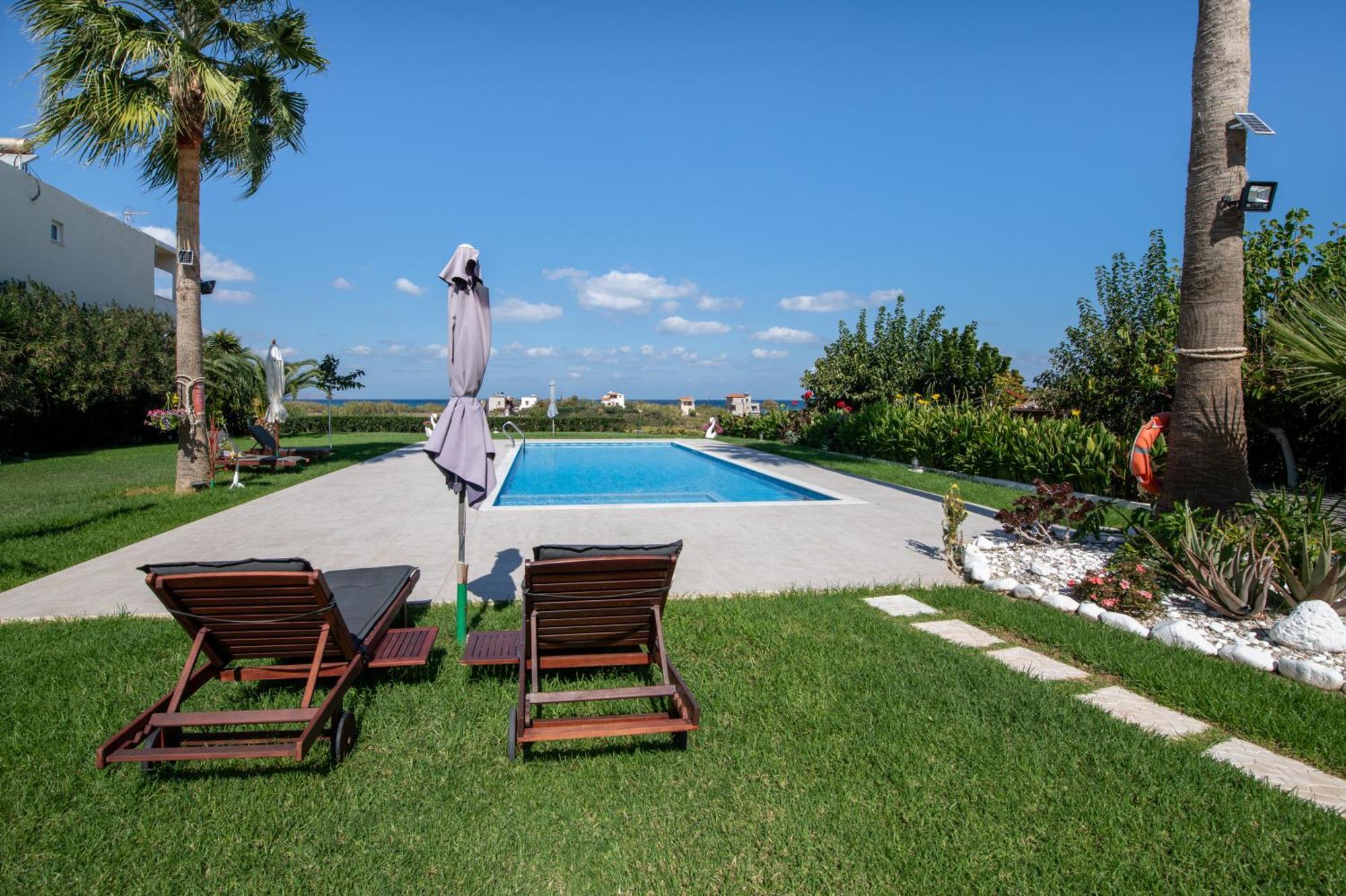 Socrates Holidays Apt. 2 With Pool Near The Beach Platanés المظهر الخارجي الصورة