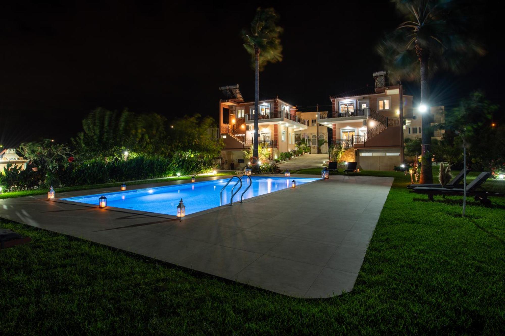 Socrates Holidays Apt. 2 With Pool Near The Beach Platanés المظهر الخارجي الصورة