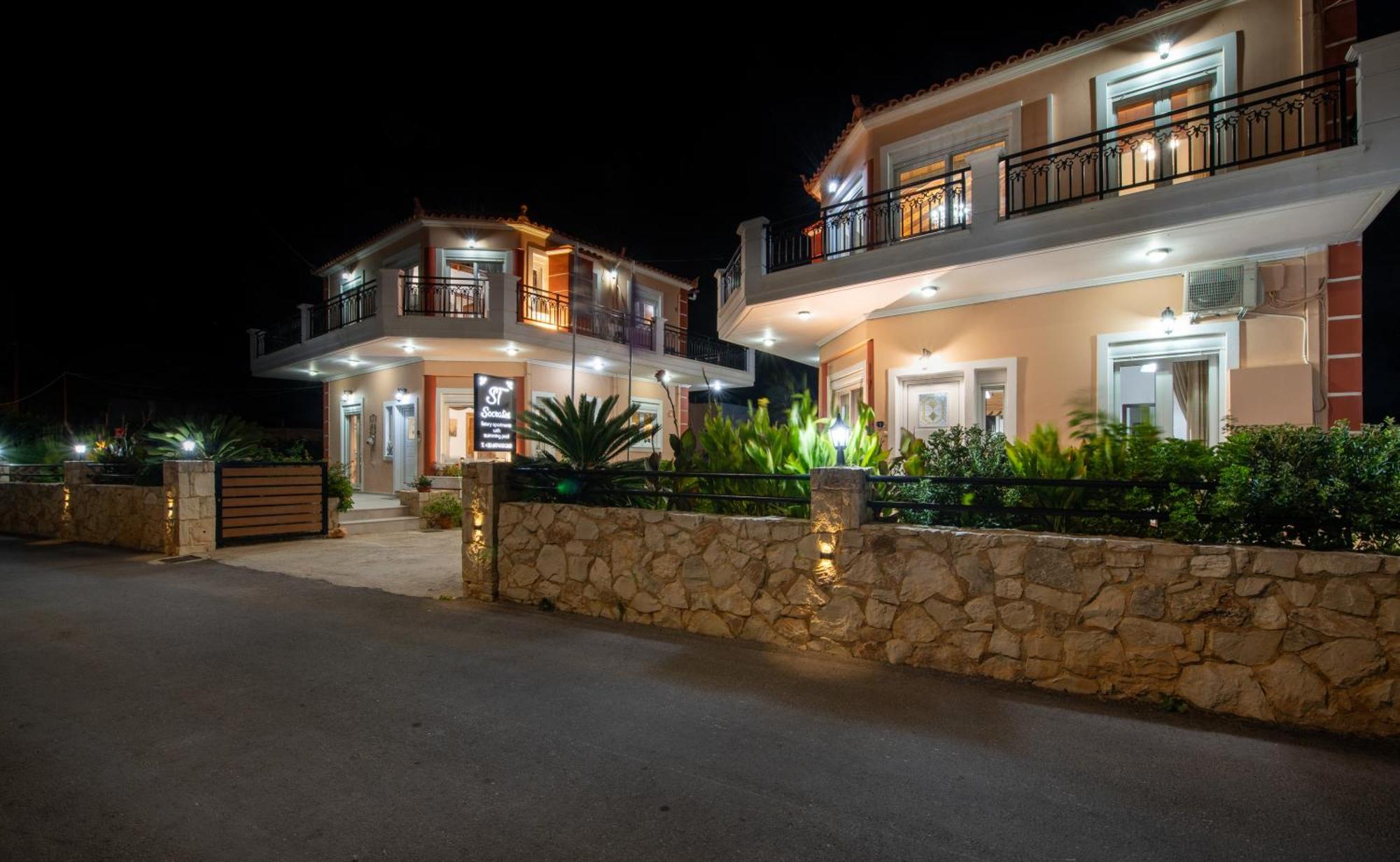 Socrates Holidays Apt. 2 With Pool Near The Beach Platanés المظهر الخارجي الصورة