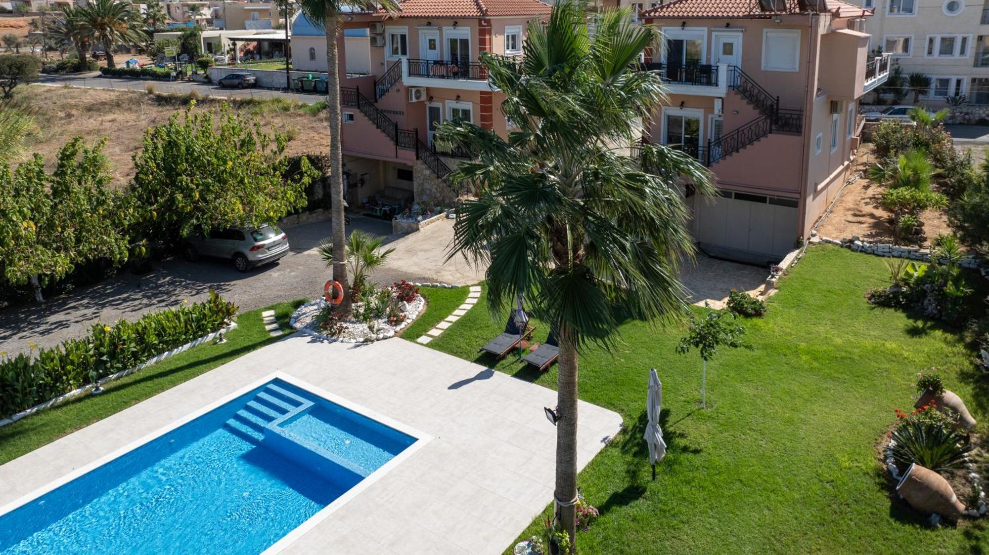 Socrates Holidays Apt. 2 With Pool Near The Beach Platanés المظهر الخارجي الصورة
