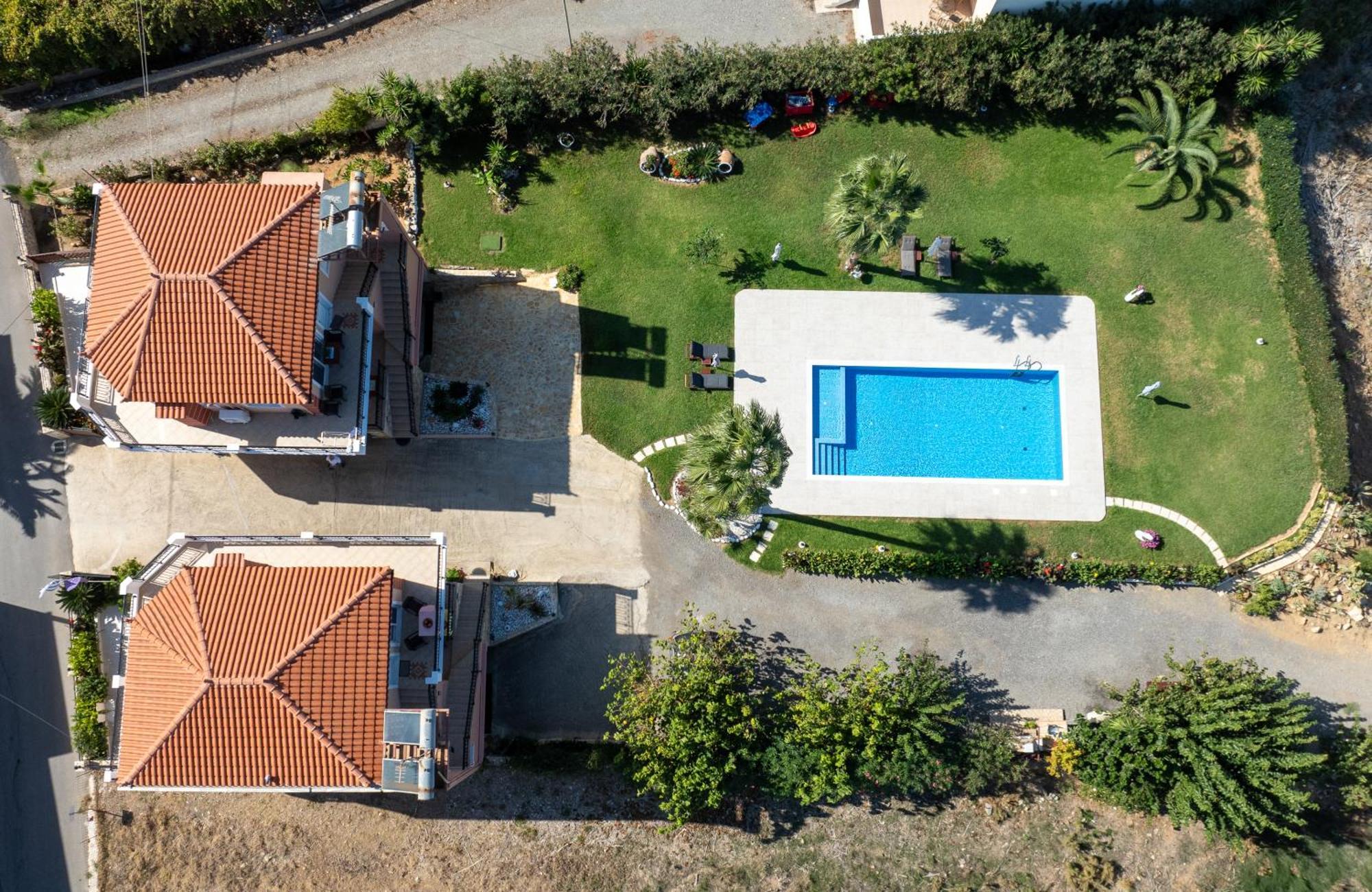 Socrates Holidays Apt. 2 With Pool Near The Beach Platanés المظهر الخارجي الصورة