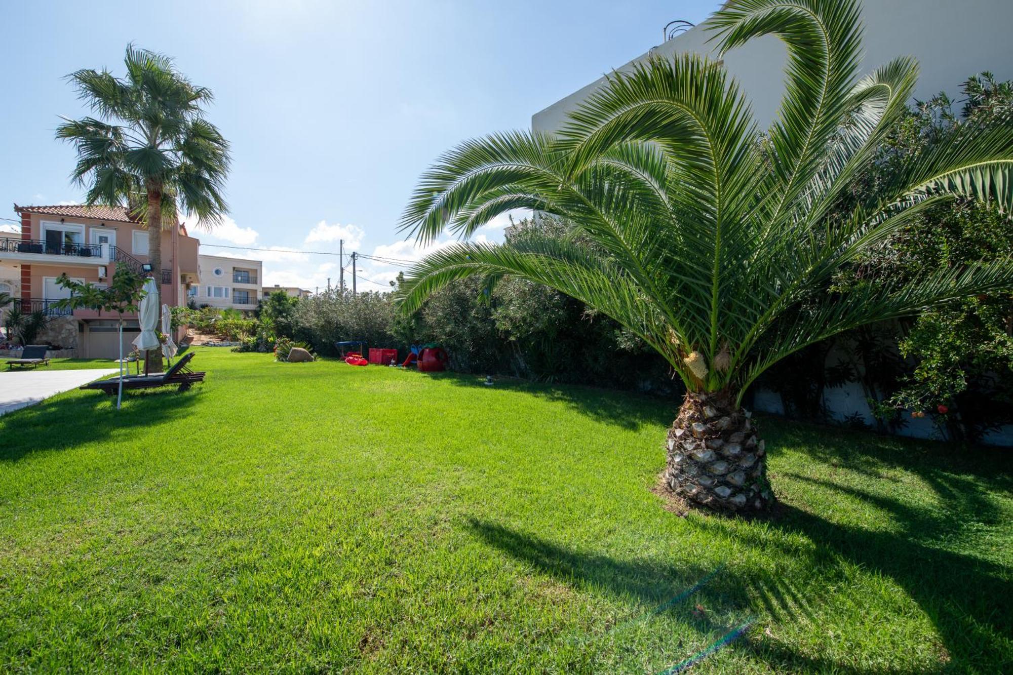Socrates Holidays Apt. 2 With Pool Near The Beach Platanés المظهر الخارجي الصورة